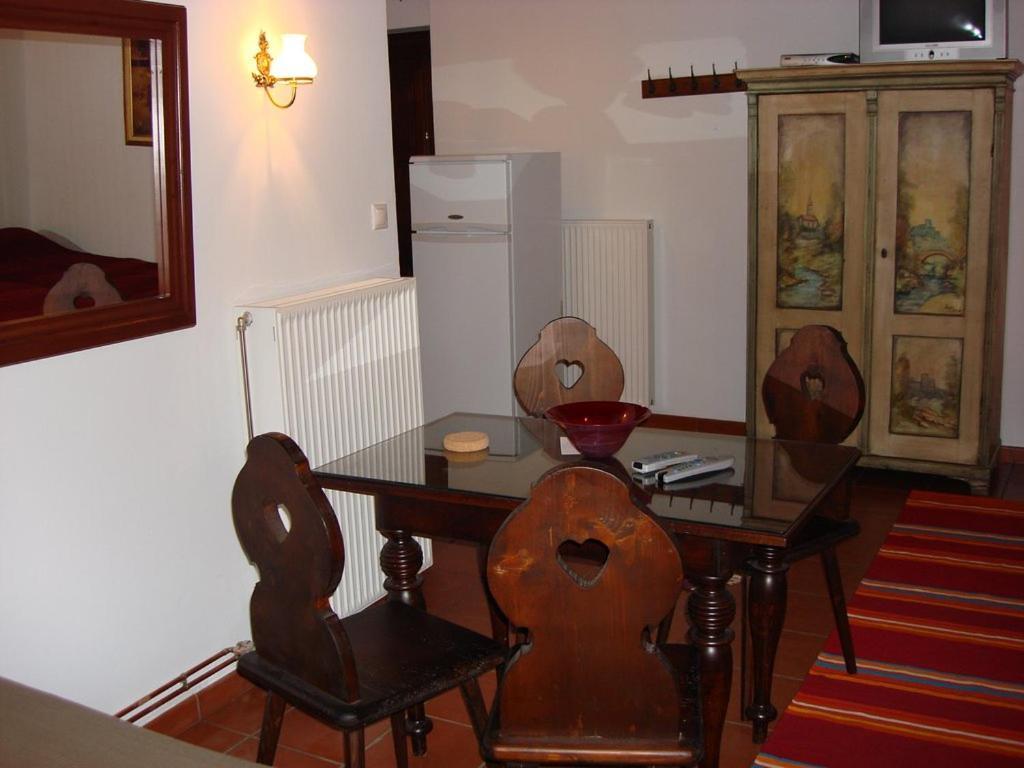 Ξενωνασ Σελινουντα Hotel Kosmas Ngoại thất bức ảnh