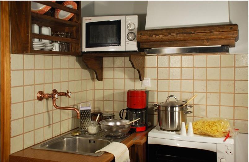 Ξενωνασ Σελινουντα Hotel Kosmas Ngoại thất bức ảnh