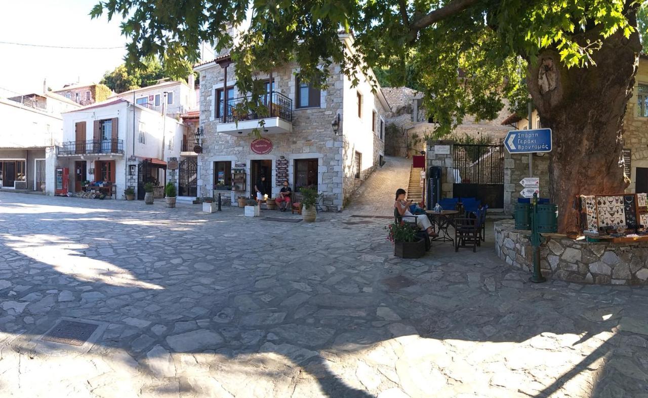 Ξενωνασ Σελινουντα Hotel Kosmas Ngoại thất bức ảnh